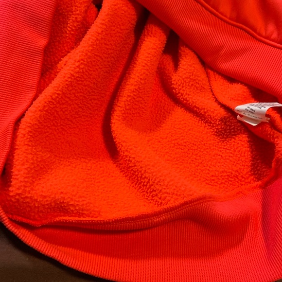 Hoodie by Under Armour Brand. EUC! - Picture 15 of 16